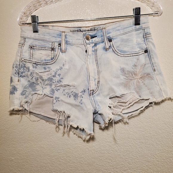 American Eagle Outfitters Pants - UniqueAmerican Eagle vintage high rise jean short
